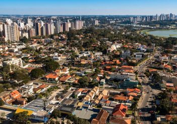 Descubra como é morar no Alto da Glória, em Curitiba