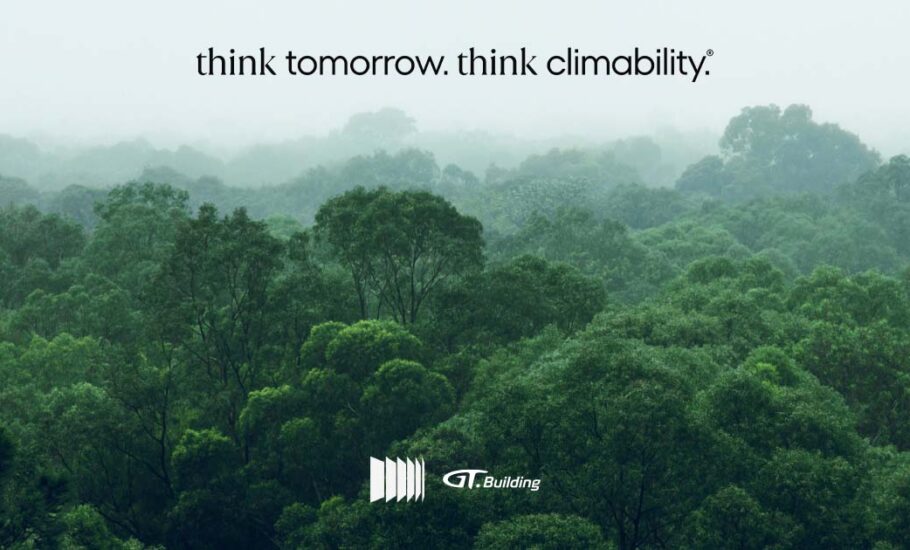 fotografia aérea de uma floresta com o texto "think tomorrow. think climability"